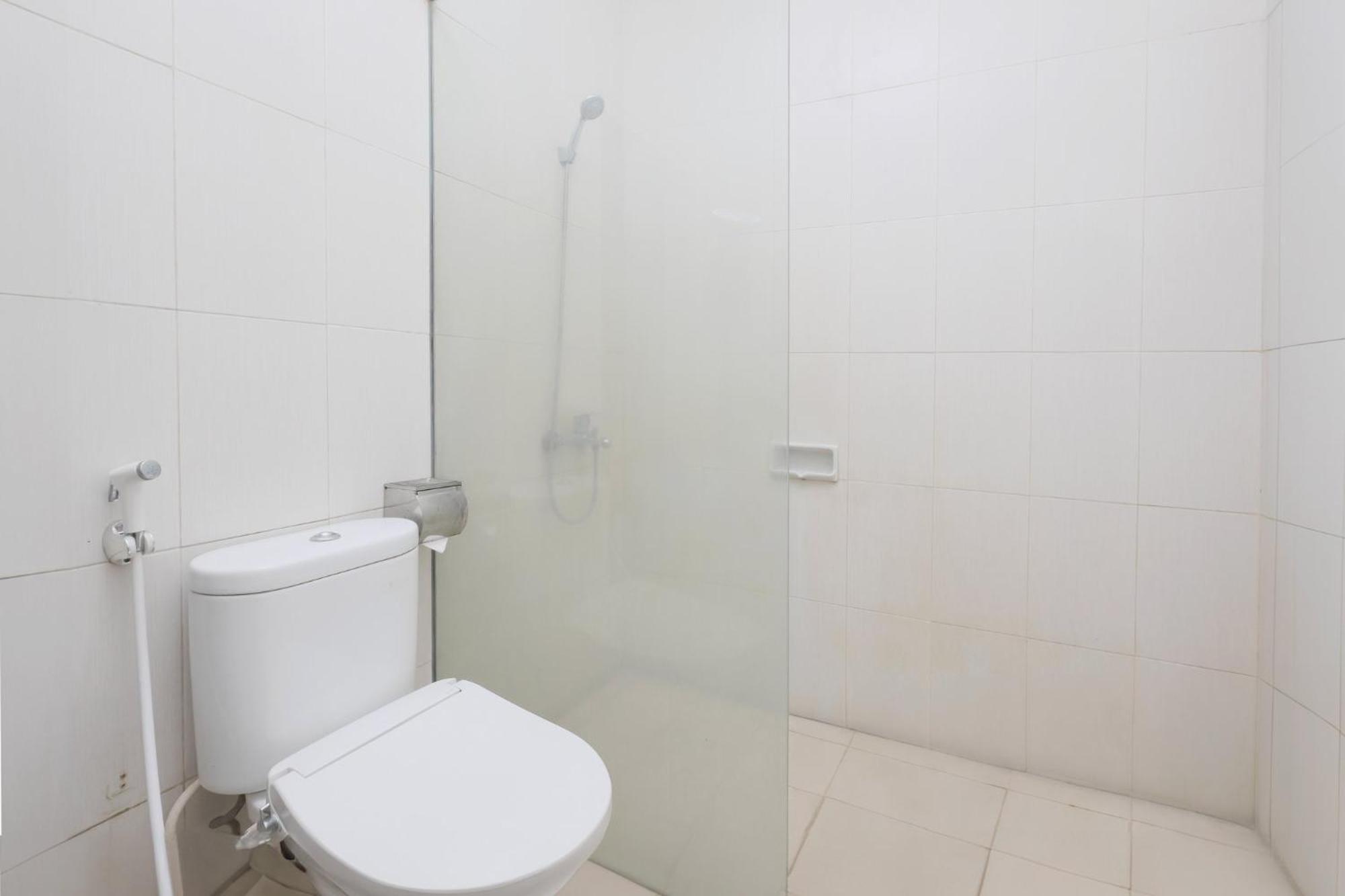 Cengkareng Transit Hotel Tangerang Exterior photo