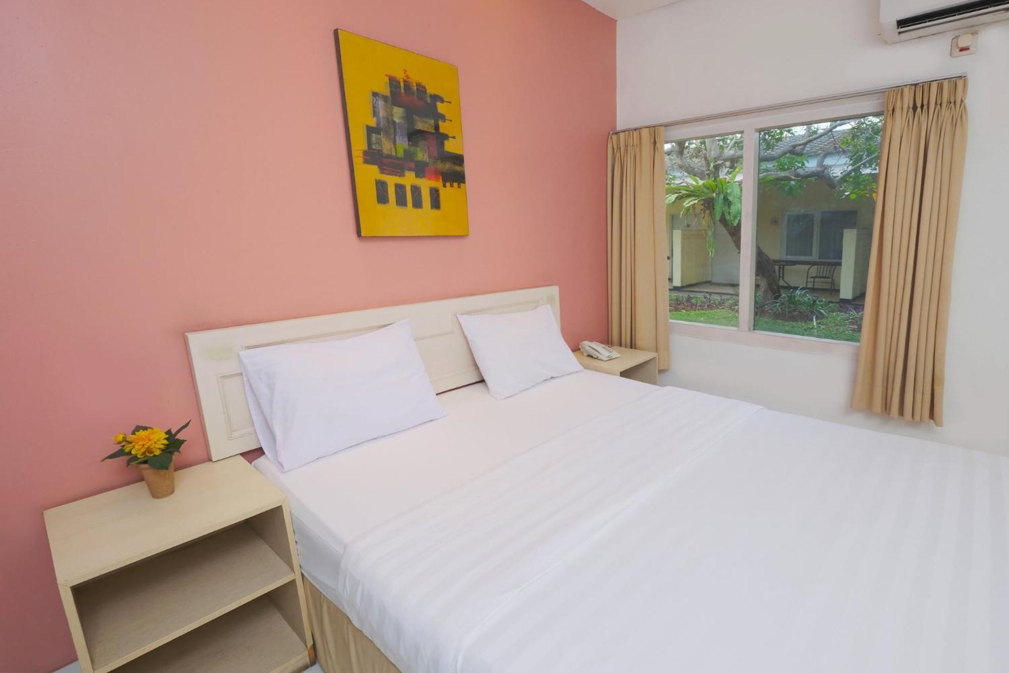 Cengkareng Transit Hotel Tangerang Exterior photo